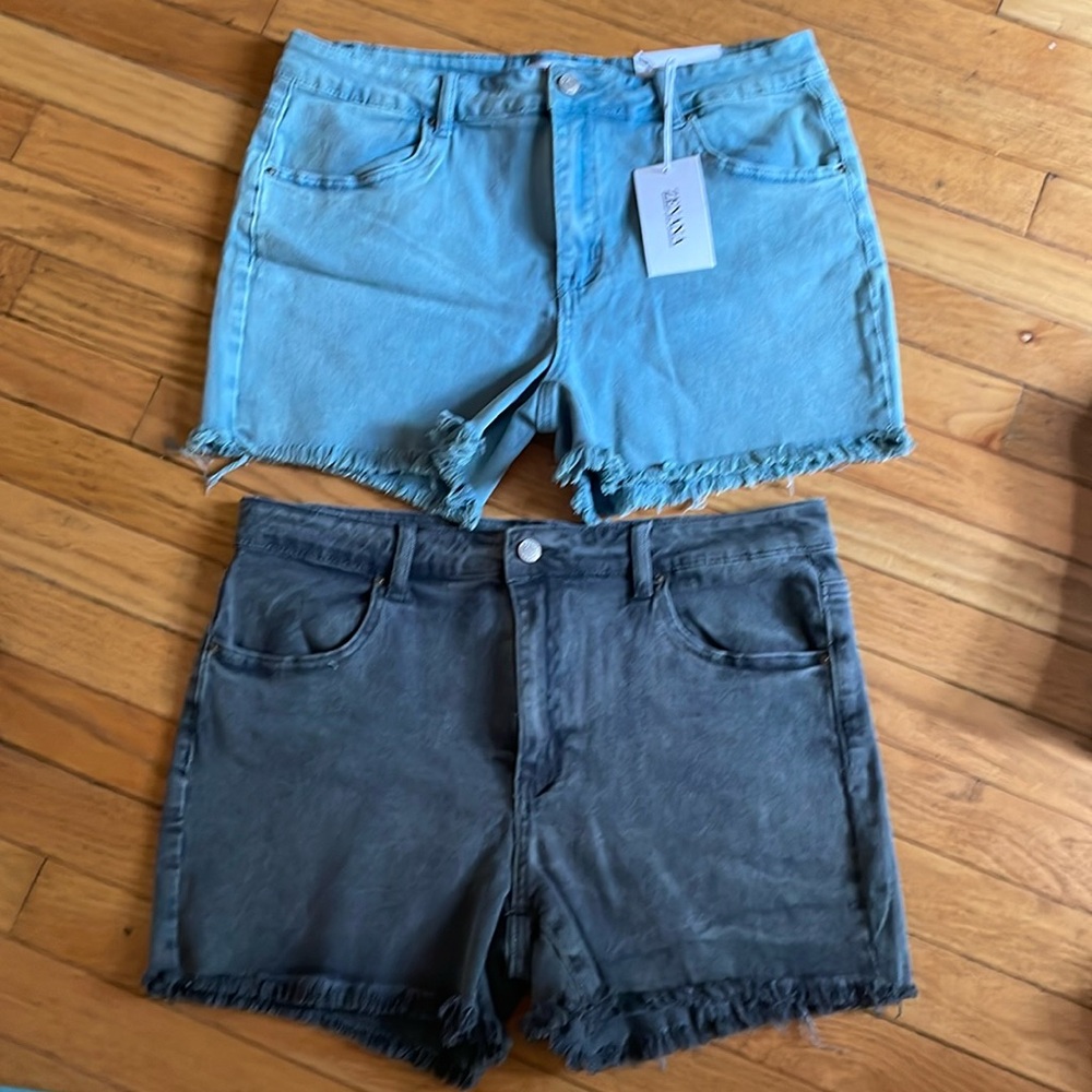2 Pairs of Zenana Shorts XL